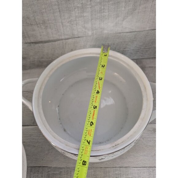 Moon Mist White Porcelain Covered Casserole Dish Floral 2 Qt  Vintage Collectibl - Picture 3 of 4